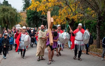 Pascuas 2025: Vía Crucis y la Celebración de la Cruz en Valle Hermoso