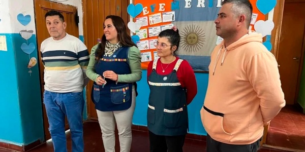 Feliz recepción de obra de Gas en esc. Esteban Echeverria