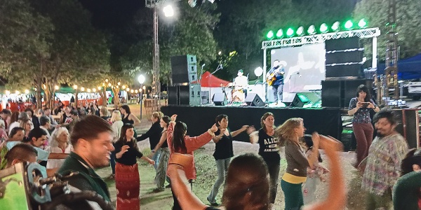 La Falda bajo Las Estrellas: viernes de folclore en el Descanso Edén