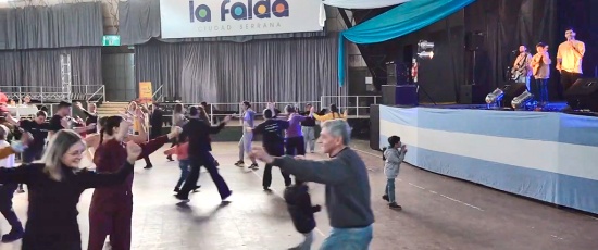 Gran festival popular a beneficio del Instituto especial Madre Argentina