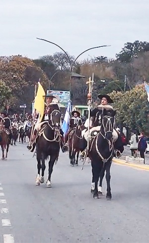 Valle Hermoso: desfile gaucho en las fiestas patronales