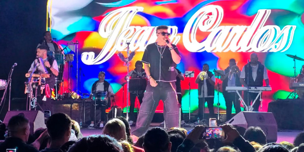 La Falda vibró al ritmo del mambo con el show de Jean Carlos