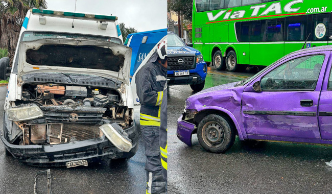 Valle Hermoso: ambulancia habría cruzado en rojo y embistió a un auto