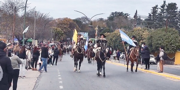 Valle Hermoso: desfile gaucho en las fiestas patronales