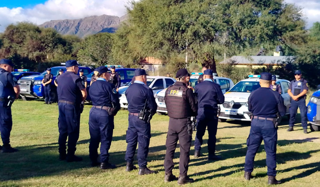 Capilla del Monte y Cosquín: masivo operativo policial con detenidos y secuestro de droga