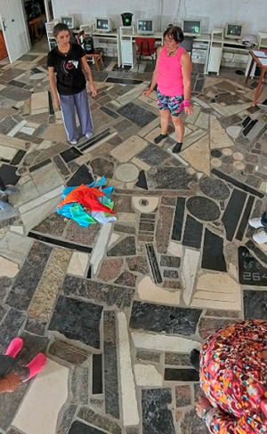 El taller Palabra en Movimiento recorrió los barrios faldenses por el Mes de la Mujer