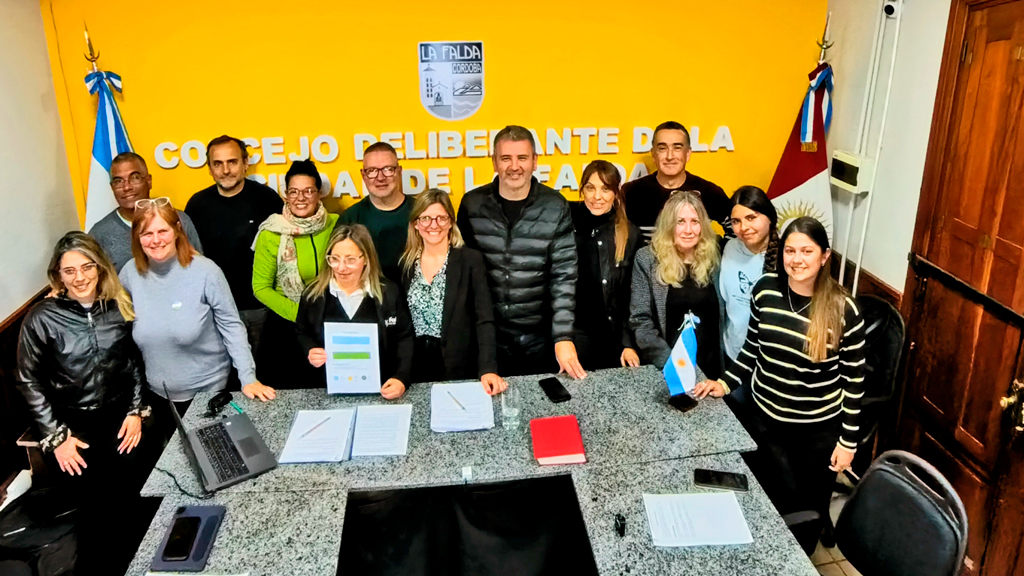 Declaración de “Vecino Ilustre” al creador de la bandera faldense