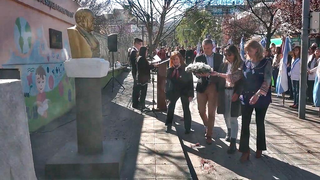 La Falda homenajeó a sus Maestros con un acto solemne