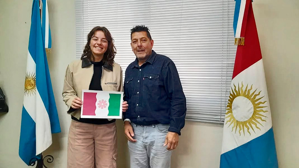 Camila Aquino es la creadora de la Bandera oficial de Villa Giardino