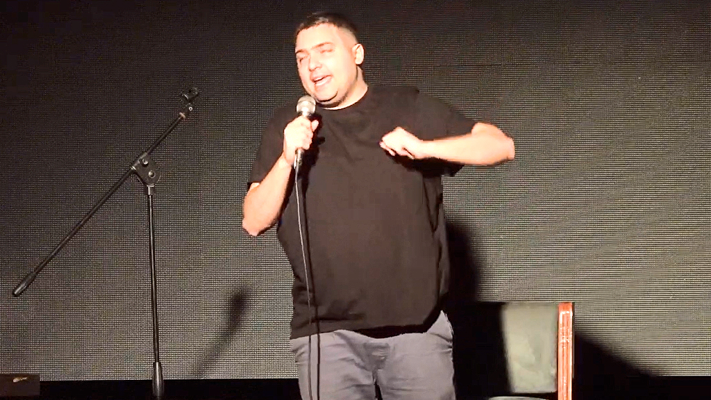 El humor de Nachito Saralegui⁣ el Teatro del hotel Edén