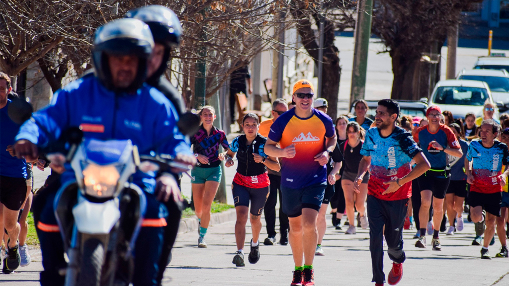 Atletas realizaron el reconocimiento de la carrera solidaria Hoy por Ti