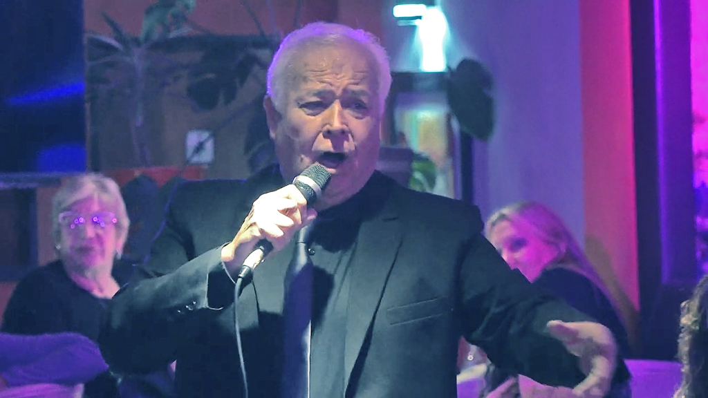 Tango Café 2025: el nuevo show de Daniel Simmons