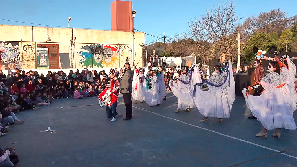 Festejo del Día del Niño en el polideportivo de Valle Hermoso