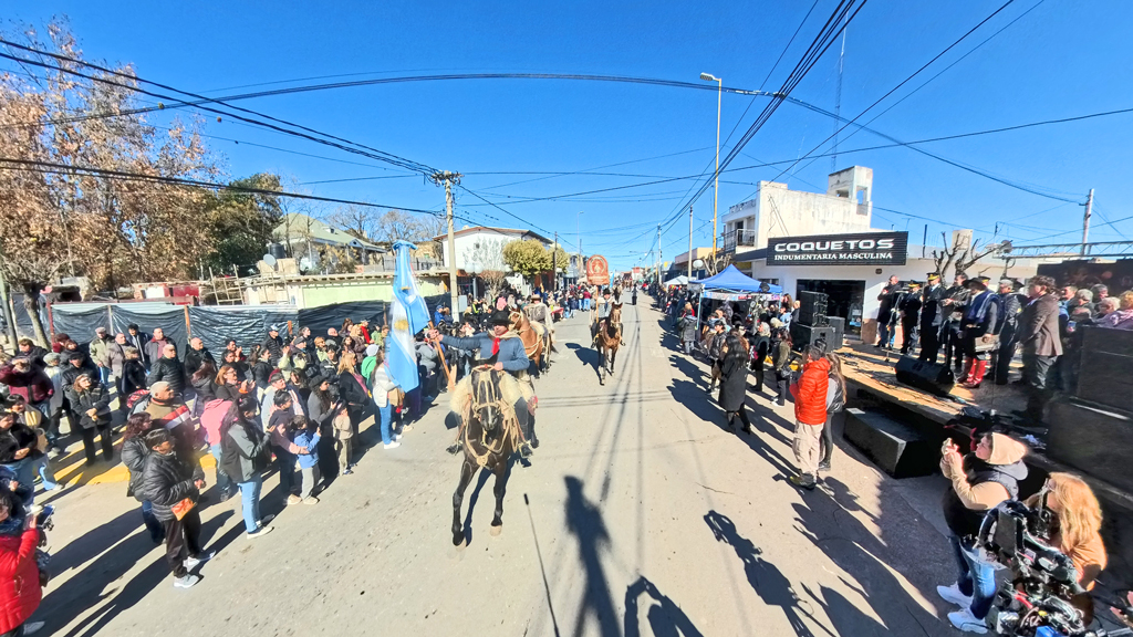 Patronales Huerta Grande 2025: acto protocolar y desfile