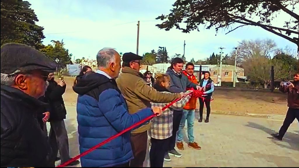 Huerta Grande: inauguran de la 1era etapa de adoquinado en calle Arruabarrena
