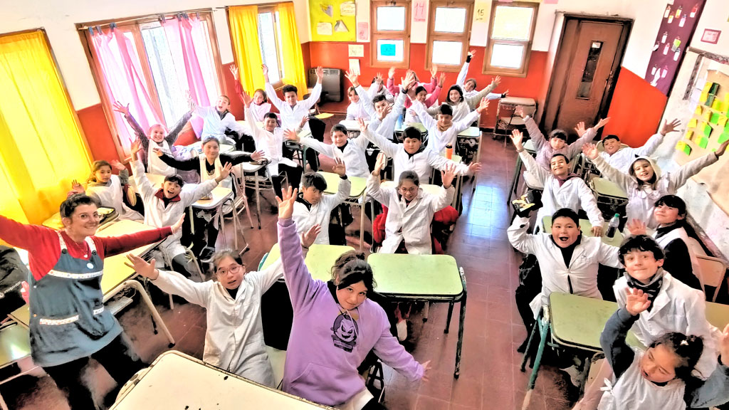 Acto oficial de la obra de gas de escuela Esteban Echeverria