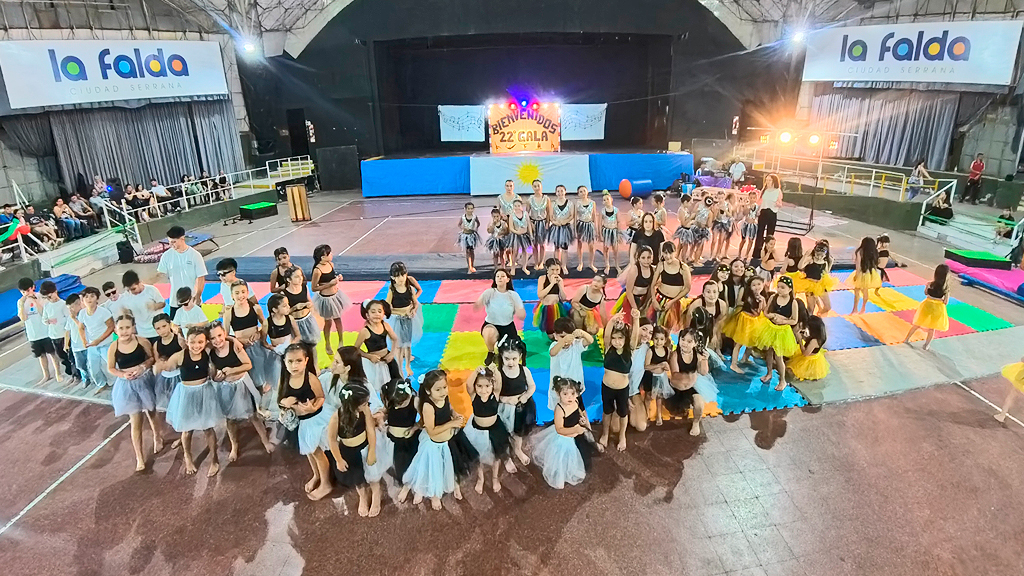 La Falda: 22° gala artística de "Déjà vu"