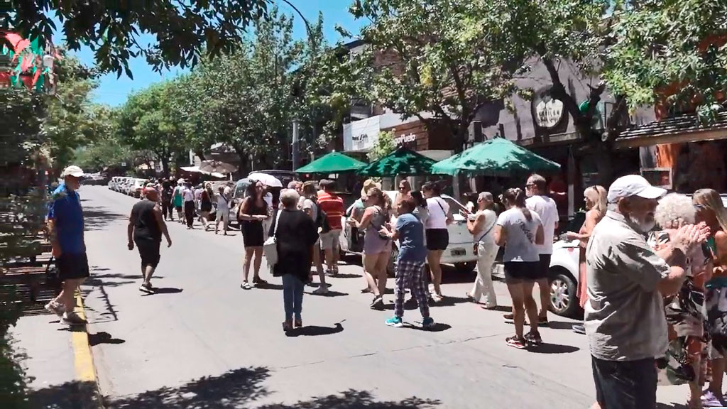 Grupo de vecinos y referentes consumaron cacerolazo faldense