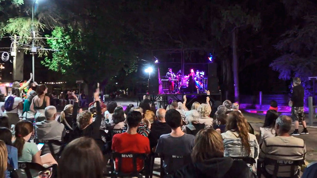 Verano en Villa Giardino: noche de covers con Fusiona2