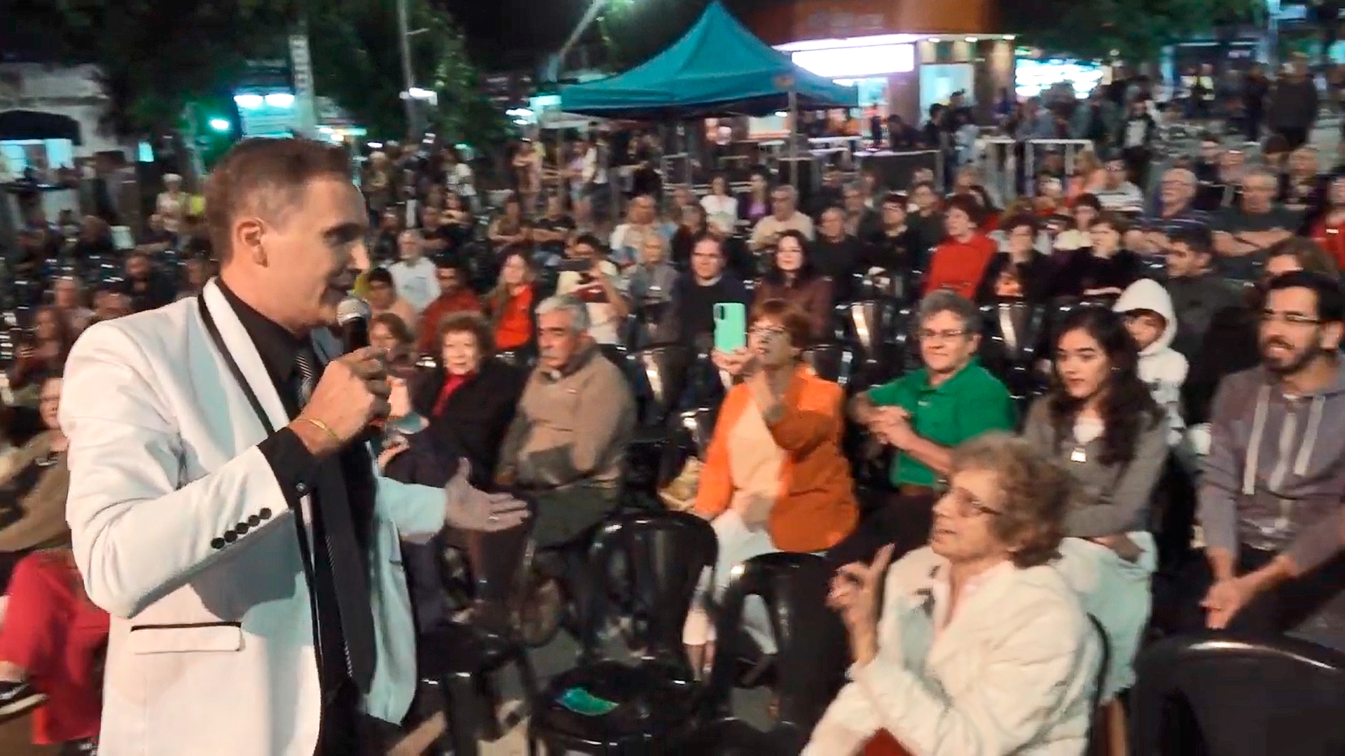 Leandro Ponte en la noche de tango Bajos las Estrellas en La Falda