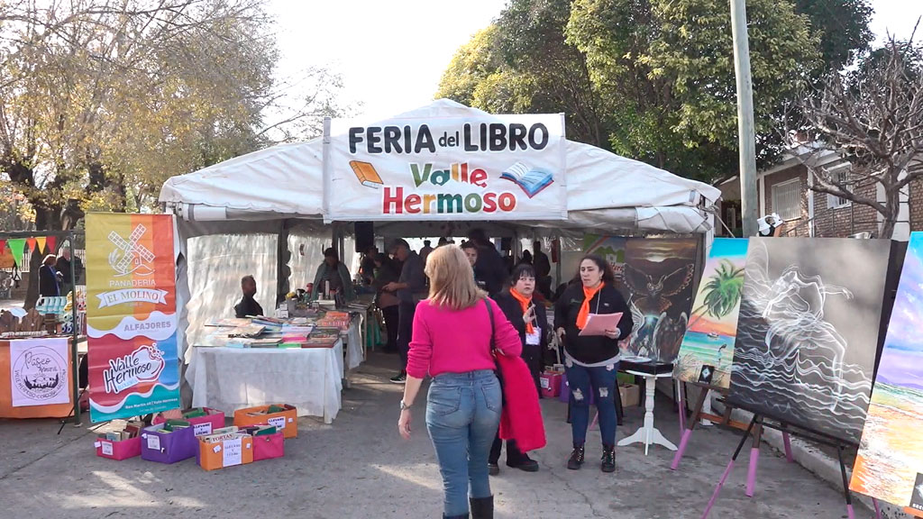 Gran participación institucional en la 1era Feria del Libro