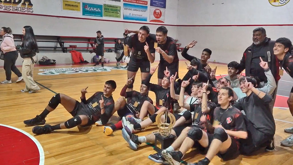 CALF obtuvo copa de Plata y Oro en vóley masculino