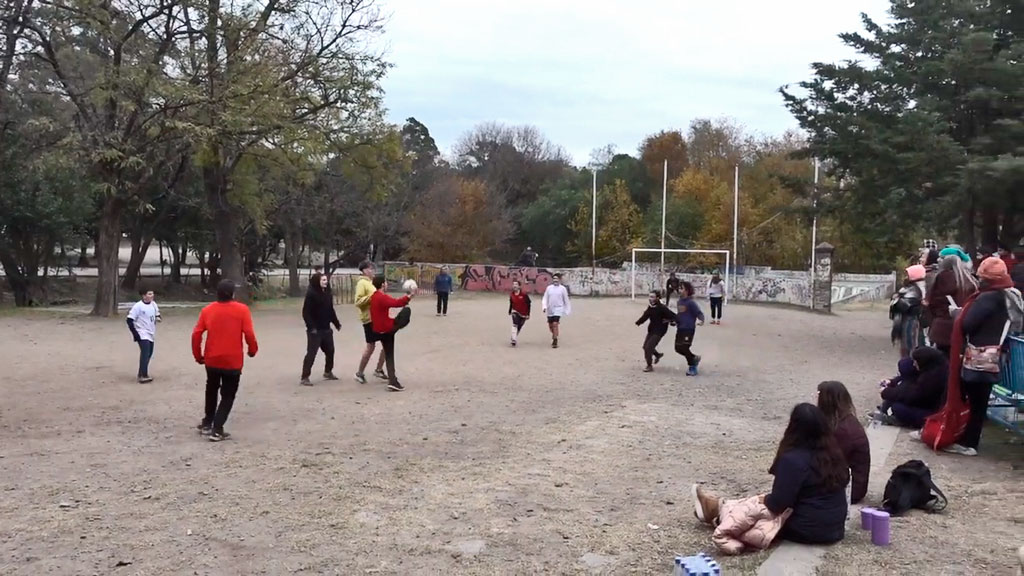 Primer torneo amistoso de fútbol mixto en el Trenkel