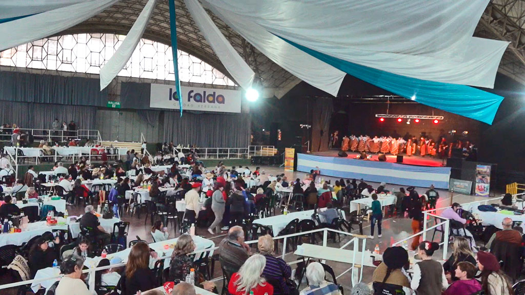 Concurrida peña solidaria del instituto Madre Argentina