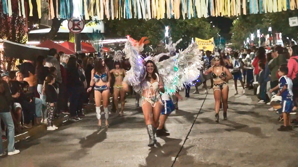 Ya se palpita el Carnaval el escenario principal de La Falda