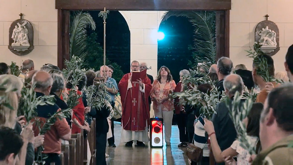 Reflexiva misa de Ramos en parroquia Santísimo Sacramento