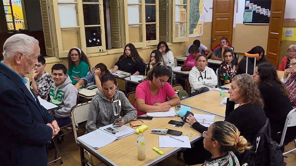 Charla olímpica del Dr. Moro a los alumnos del CENMA