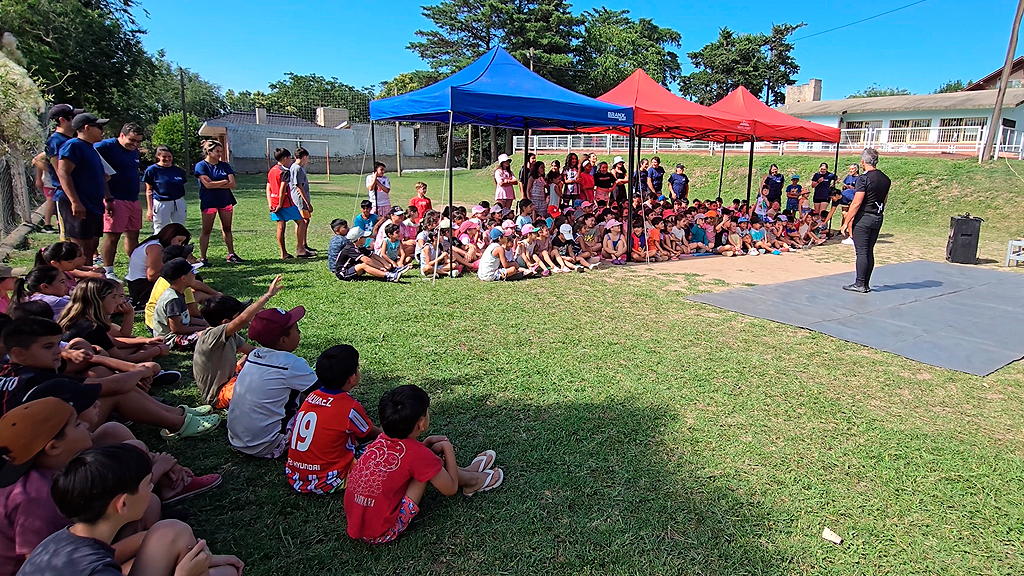 La Falda: inauguración escuela de verano y pileta El Dominador