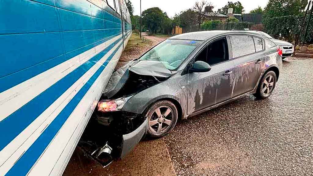 Nuevo choque del tren en pleno chaparrón