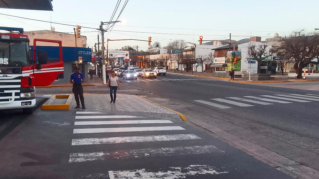 Menor en moto se accidenta en centro de Valle Hermoso