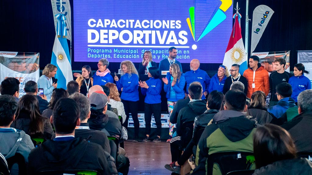 Convocatoria y nivel pedagógico en Congreso Nacional de Educación 
