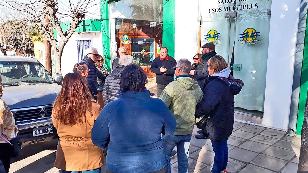 Barrio El Dominador: manifestaron en oficina de cooperativa San Antonio