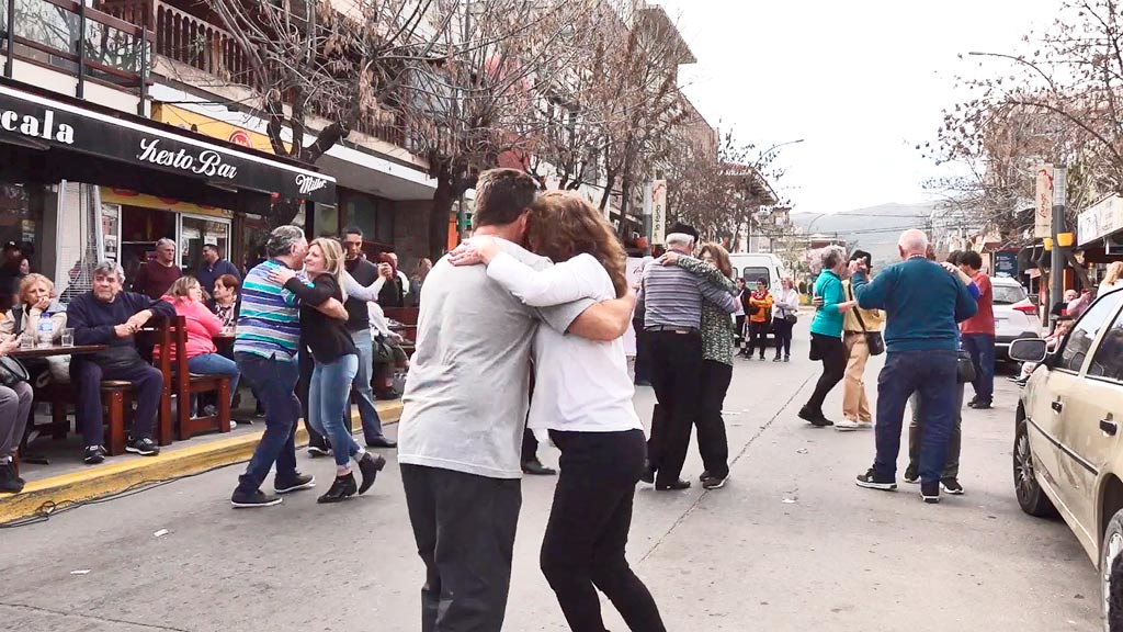 La pasión brillo de mañana en la milonga callejera 