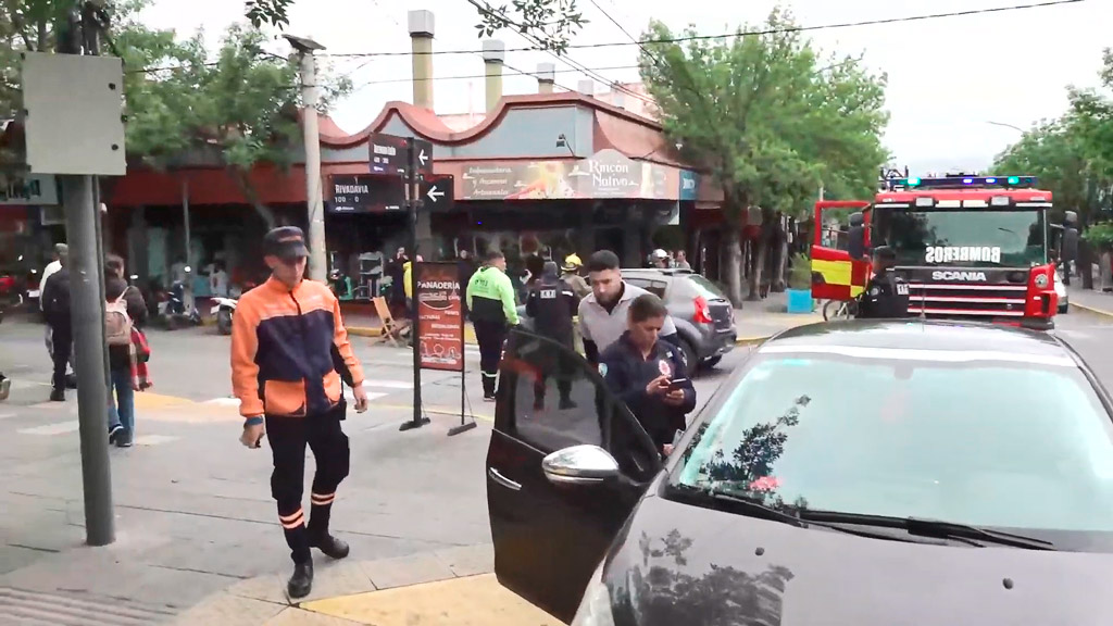 Centro faldense: choque leve entre dos automóviles con una lesionada