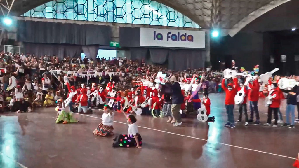 Esc. Mateo Molina: energía y color en Festival artístico 2023