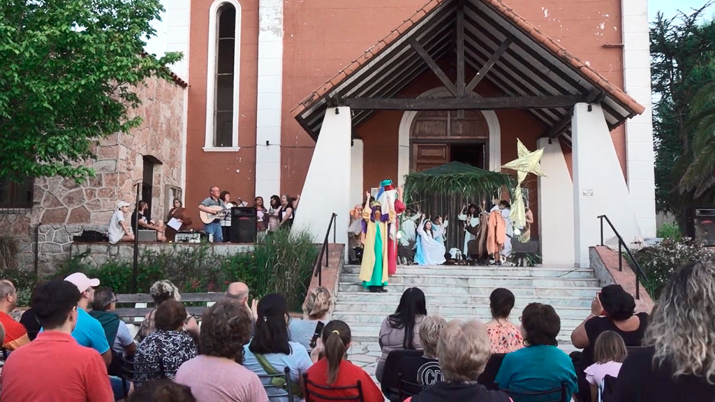 Festejo navideño en las escalinatas de la iglesia Ntra. Sra. del Carmen