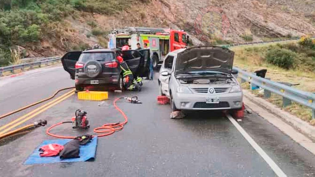 Accidente con 3 heridos en Camino del Cuadrado