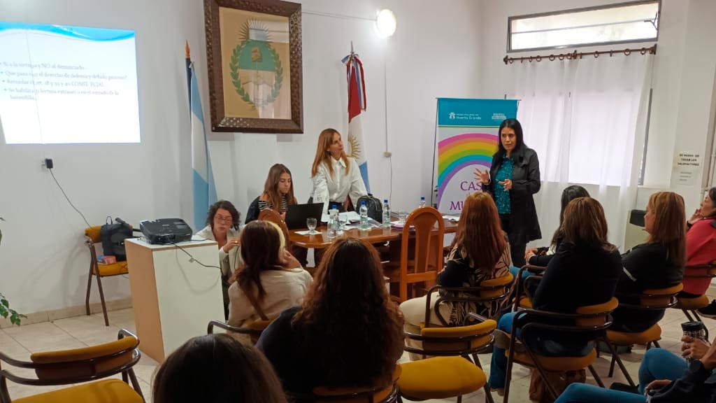 Conversatorio en Huerta Grande: Mujeres y acceso a la justicia 