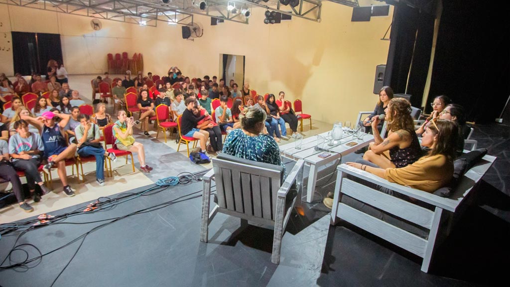 La Falda: conservatorio y encuentro de artistas mujeres con estudiantes