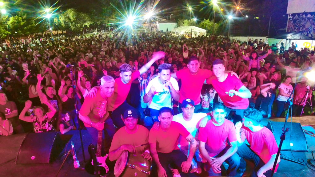 Noche de show de bandas de cuarteto en Valle Hermoso