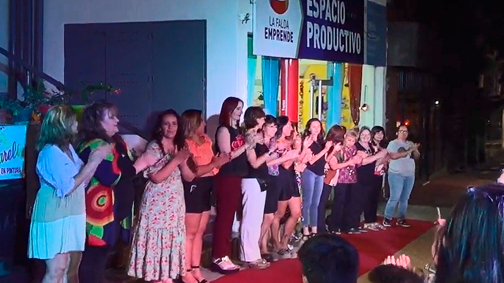 Desfile de emprendedores 2023: noche de creatividad y talentos locales