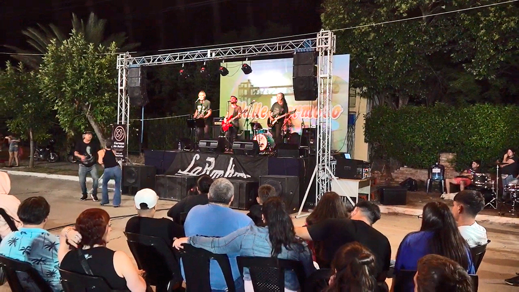 Noche de Rock en la plaza Manuel Belgrano de Valle Hermoso