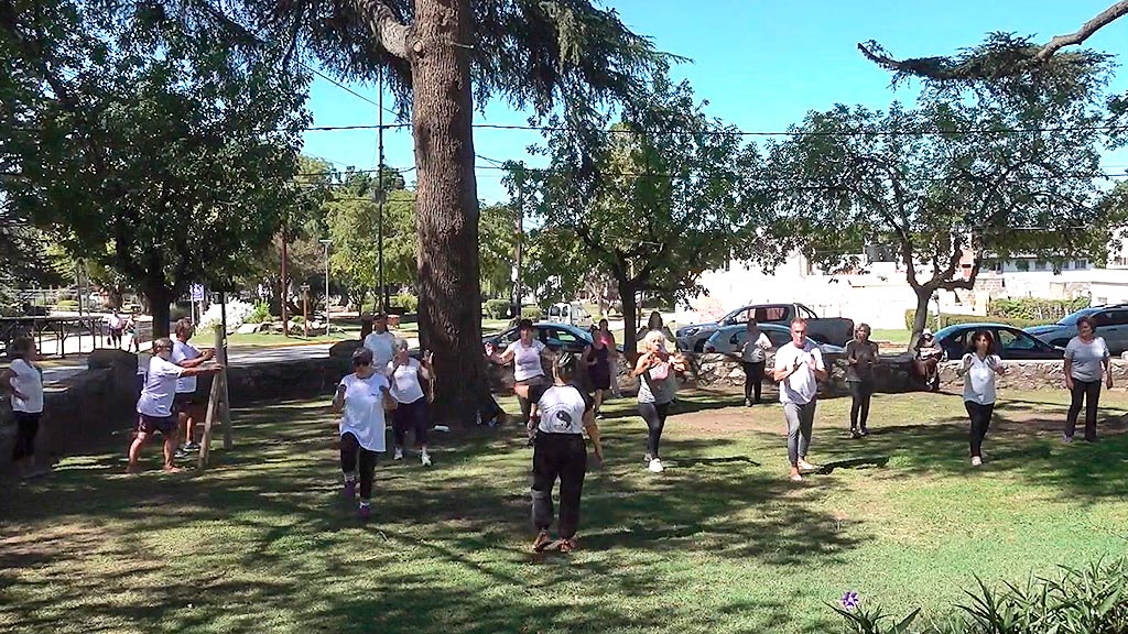 Masiva concurrencia al taller de Tai Chi en Villa Giardino