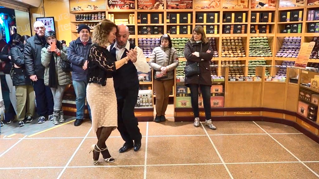 Turistas y la experiencia Tango: vidriera viviente de La Quinta