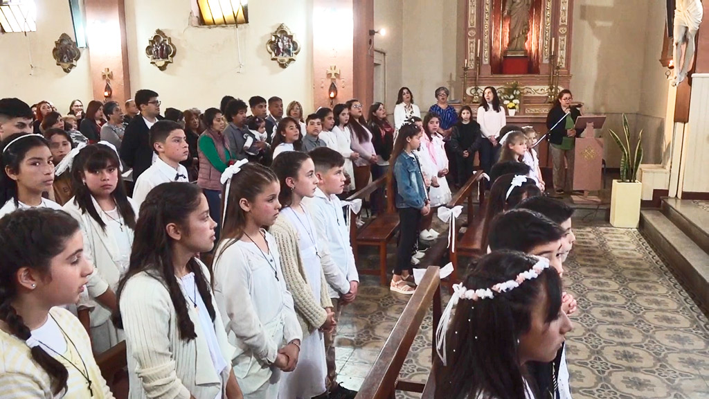 Comuniones en iglesia Ntra. Sra. del Carmen de Huerta Grande