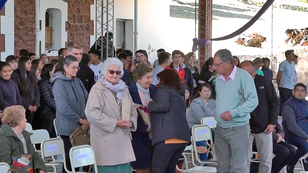 Conmemoración del día del maestro en profesorado de Huerta Grande